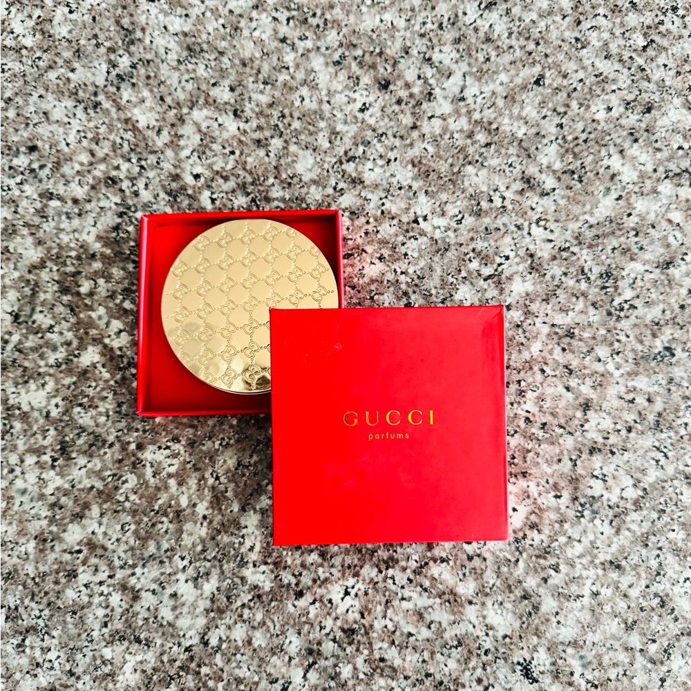 Gucci Parfums Gold Compact Mirror in Original Red Box NWO, excellent condition